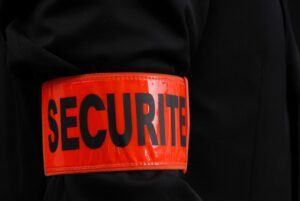 Gardiennage et surveillance humaine à Rabat La valeur ajoutée d'un agent de sécurité qualifié