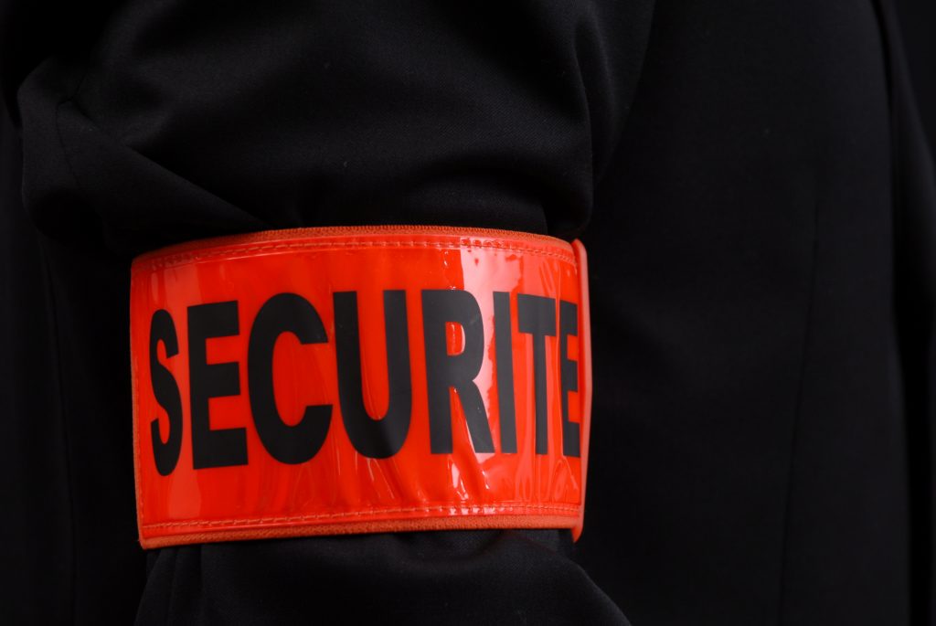Gardiennage et surveillance humaine à Rabat La valeur ajoutée d'un agent de sécurité qualifié